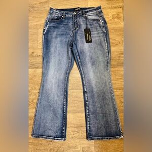 NWT Sandpiper Women’s Flare Leg Pockets Denim Jeans  bootcut in a blue wash 16W